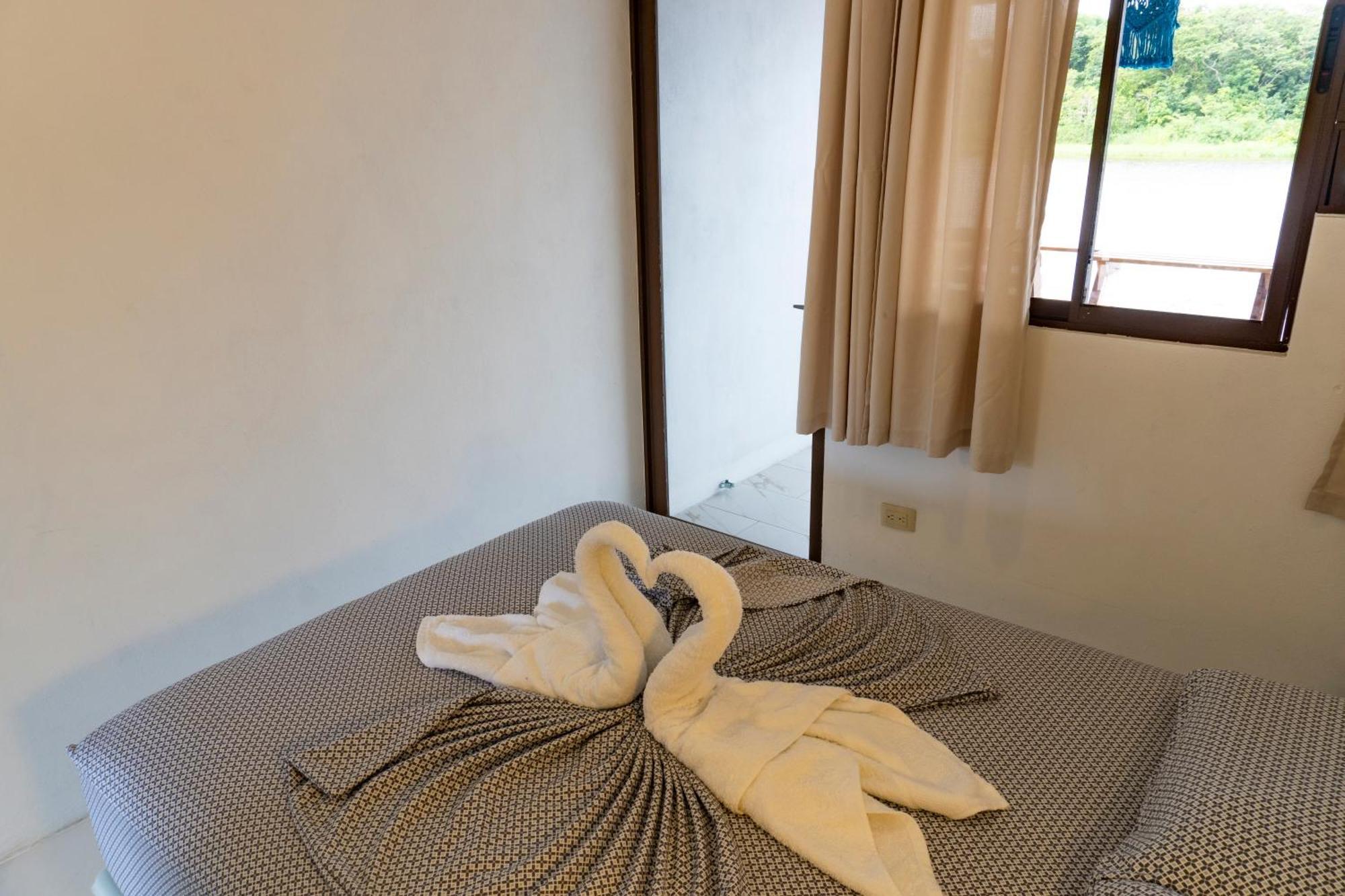 Hotel Pura Natura Riverside Тортугеро Екстер'єр фото