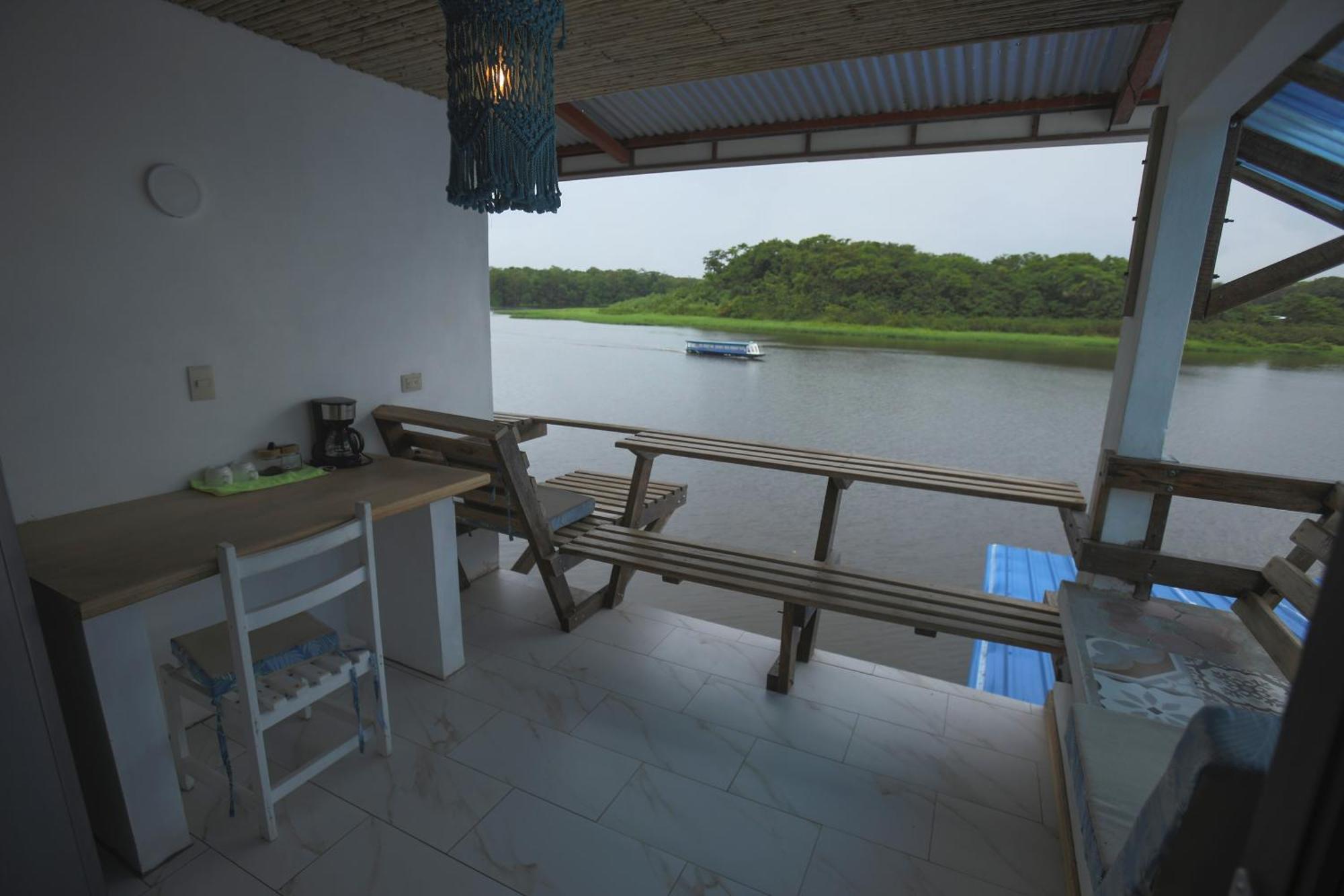 Hotel Pura Natura Riverside Тортугеро Екстер'єр фото